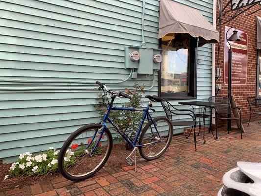 Outdoor seating and bike space