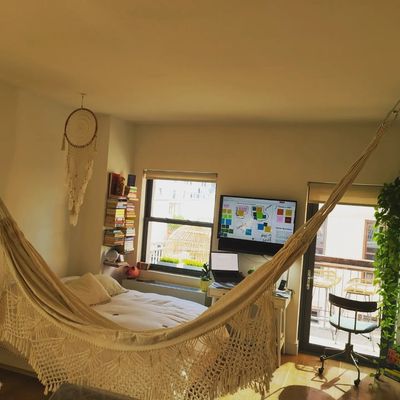 Instalation of hammock to concrete ceiling -Price: $300- [ Supplies included]