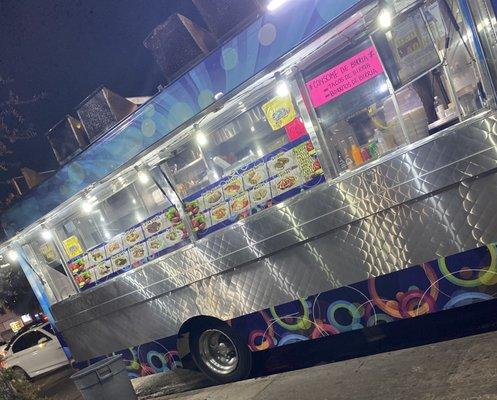 Julie's Tacos Truck