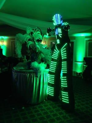 Alive Table and Robot Led by Sunflower Entertainment 305 416 4752