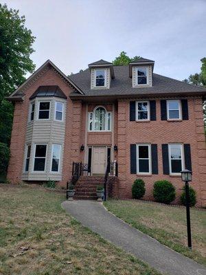 Wincore Vinyl Window replacement with Market Square siding and shake