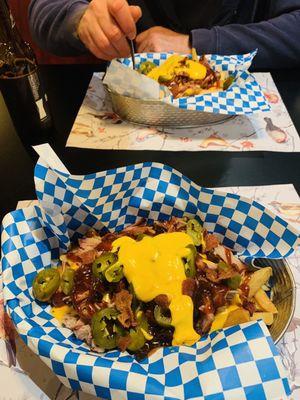 Papa T's Dirty Fries Basket!   Great as an appetizer to split or have as a meal!