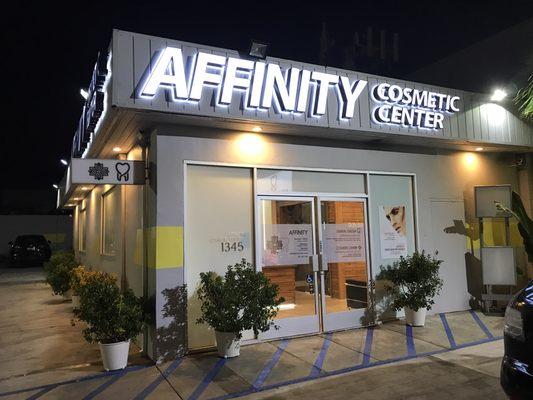 Affinity Cosmetic Center, located conveniently in mid city with plenty of parking and flexible hours to meet your dental and esthetic needs.