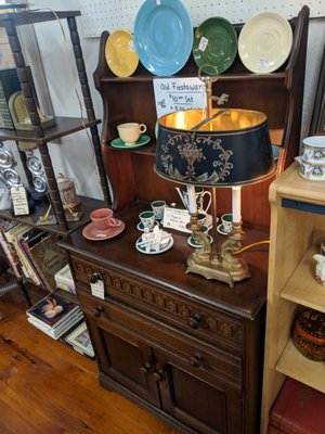 Lamps, tea sets, furniture