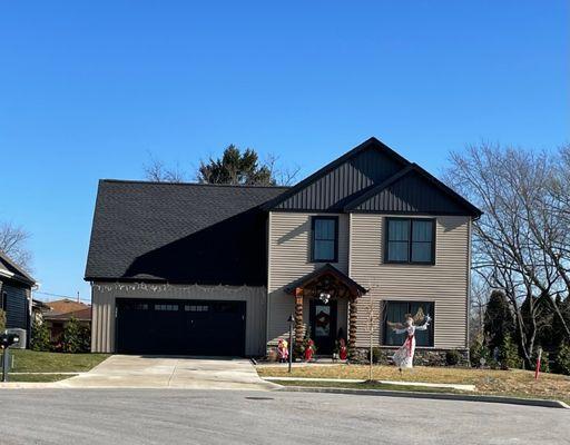 2-story buildable plans, 3 or 4 bedrooms and bonus room options. Perfect for a growing family.