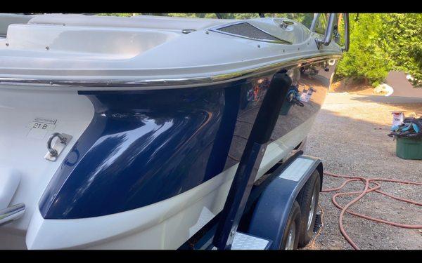 This customer requested oxidation removal and complete hull cleaning for this beautiful boat - AFTER