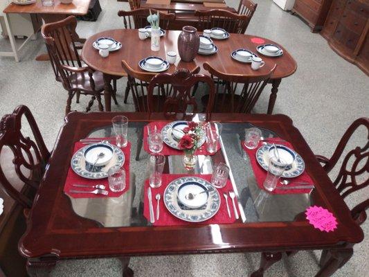 Table set and dinning set.