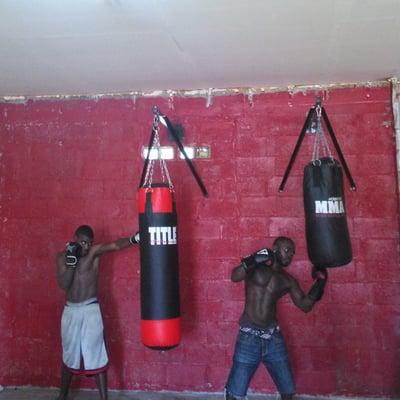 We are a boxing gym that specializes in mid-high intensity cardio, calisthenics, boxing technique and nutritional advice.