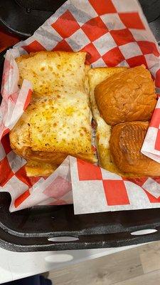 Garlic cheese bread