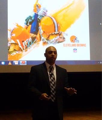 Such a pleasure having @KevinGriffin425 today  at the @ColumbusAMA lunch to talk @ClevelandBrowns #marketing! @Browns