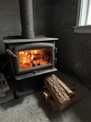 Great heating oven & doubles up as stove