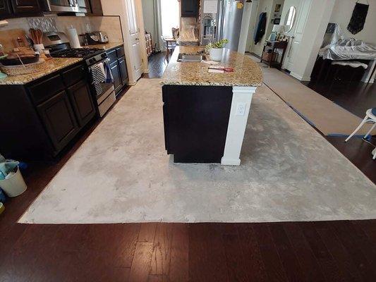 Dustless Tile Removal. No dust after removal... ready for dinner anyone?