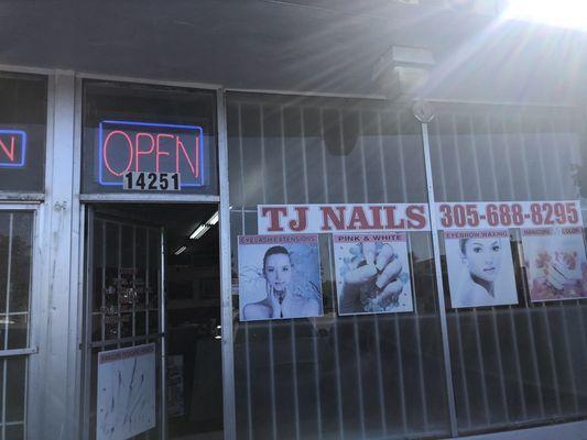 Tj Nails