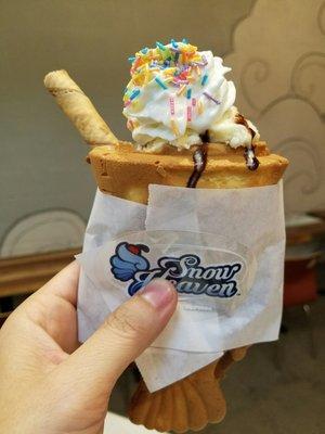 FISH WAFFLE ICECREAM at Snow Heaven. Delicious!