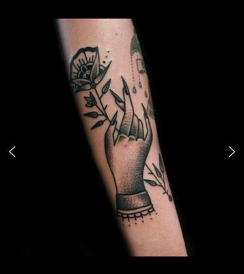 Hand and flower by @joe_palladino