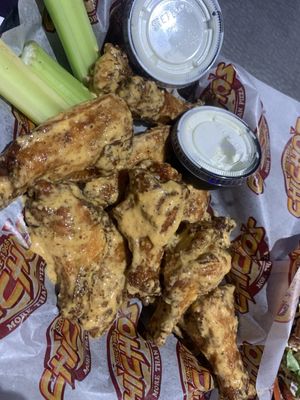 Buffalo garlic parm wings