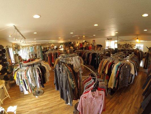 1200 sf of vintage goodness for men and women