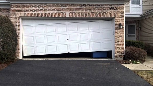 Same day service for broken garage doors and driveway gates!  Call 610-495-DOOR
Tri-County Overhead Door & Gate