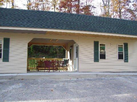 BREEZWAY CABIN 3 & 4