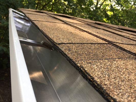 GUTTERS INSTALLATION & REPAIR    RESIDENTIAL & COMMERCIAL