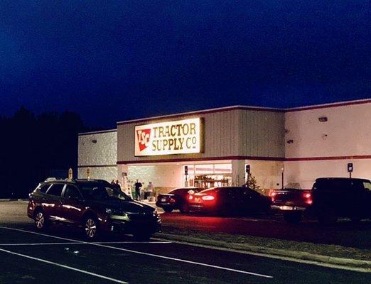 Tractor Supply, Brunswick GA storefront