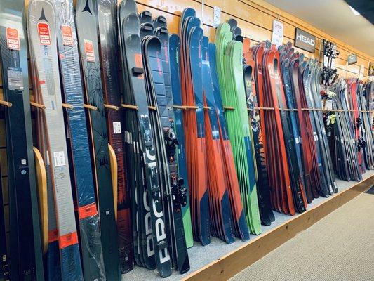 Great selection of skis, snowboards, boots, bags, winter clothing in the Baltimore area.