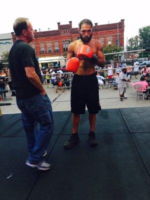 Antonio Burkey 22yrs 175.4 4th Fight