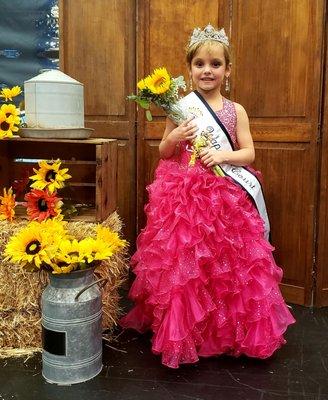 Laney Chaney Little Miss Wapato First Princess!! Thank you Masset Winery for your donation of 2 bottles of wine for a raffle basket!