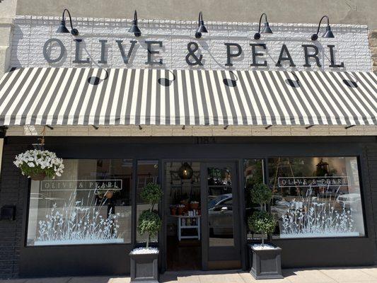 Olive & Pearl store front