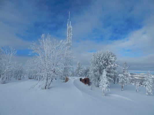 Microwave Voice and Data plus a VHF repeater installation on Baldy Mountain.