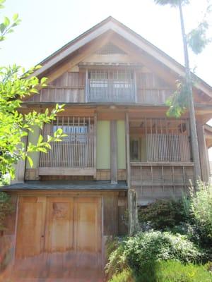 House Hunt Walking Tour, Sellwood. See what's on the market, for how much, and what's not.