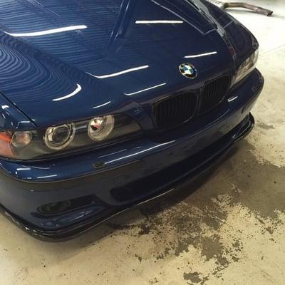 Carbon fiber lip installed on 2001 BMW M5