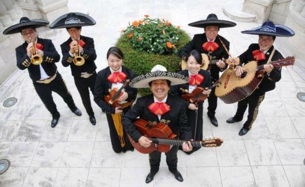 Mariachi Estrella 
Tel. 934-777-9643