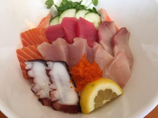 Chirashi bowl