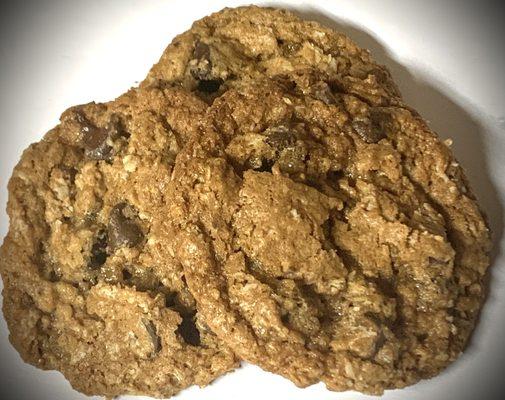 Oatmeal Chocolate Chip Cookie