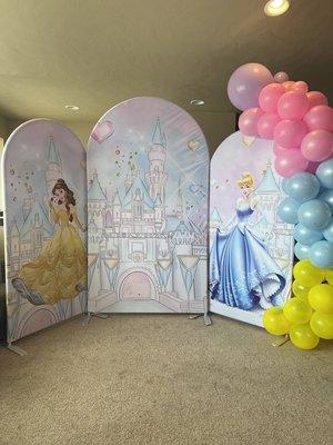 princess back drop with ballons