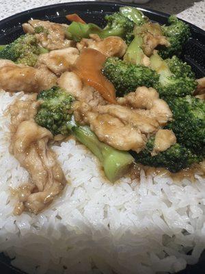 Chicken Broccoli with White Rice