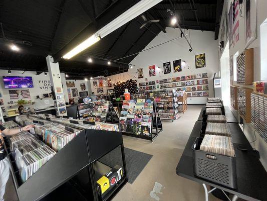 A lot of Vinyls, posters, cassettes, CD's, vinyl cleaners and covers, and puzzles.