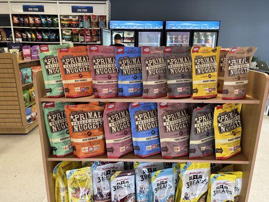 They have a large selection of raw freeze dried too!