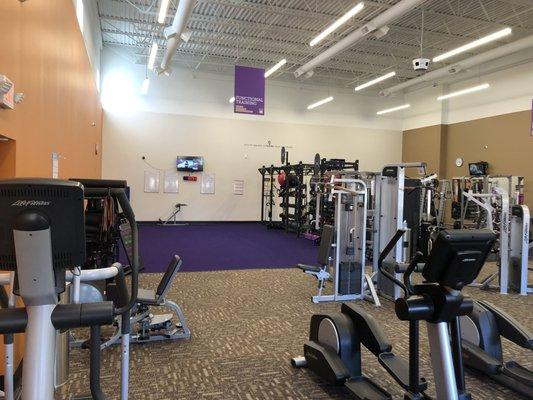 A large multi-function area for group, 1 on 1 training & space for your workout.