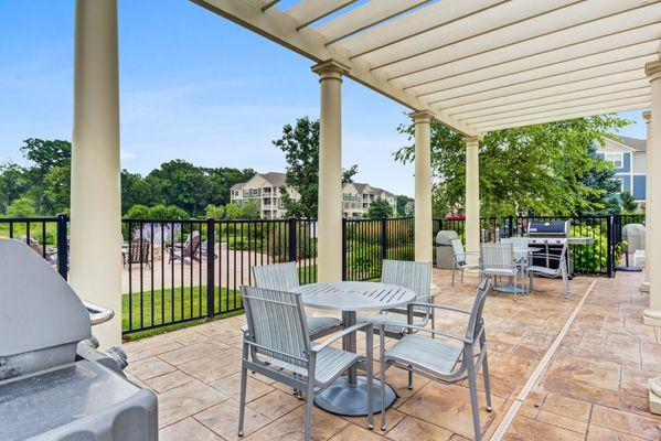 Outdoor Dining with Grilling Stations