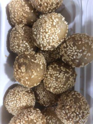 Sesame balls with red bean paste