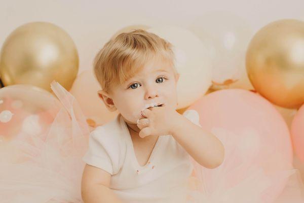 Cake smash photography in East Aurora, NY