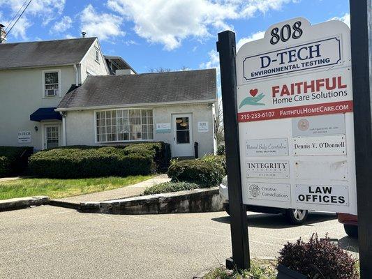 Schock Fitness & Pilates front entrance located on the corner of Bethlehem Pike and Glenn Circle in Erdenheim, PA.