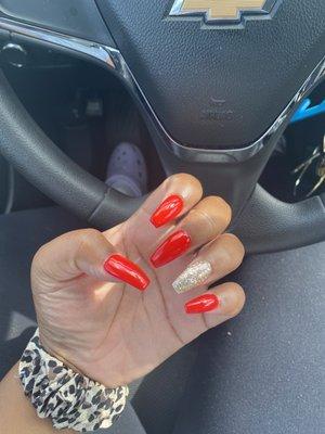 Red coffin nails with accent nail