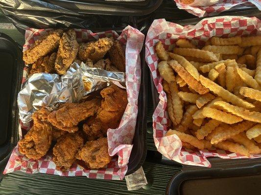 Lemon pepper & buffalo with Cajun fries