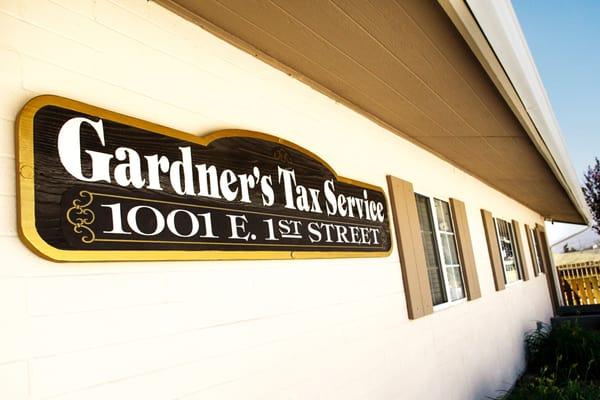 Gardner's Tax Service front of building.