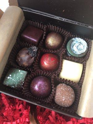 $29: 9-Pc Chocolatier'sChoice BonbonBox. Seasonal flvr handmde & chosen by Master Chocolatier, best ingredients avble time of yr