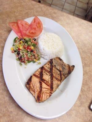 Grilled Salmon with salad and rice