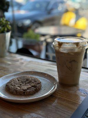 Iced chai and snickerdoodle cookies